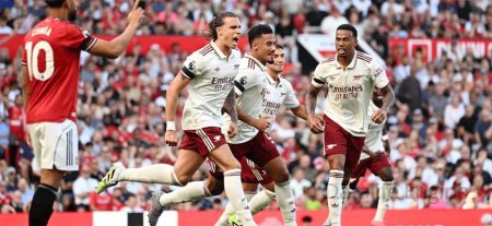 "Arsenal" - "Manchester Yunayted"